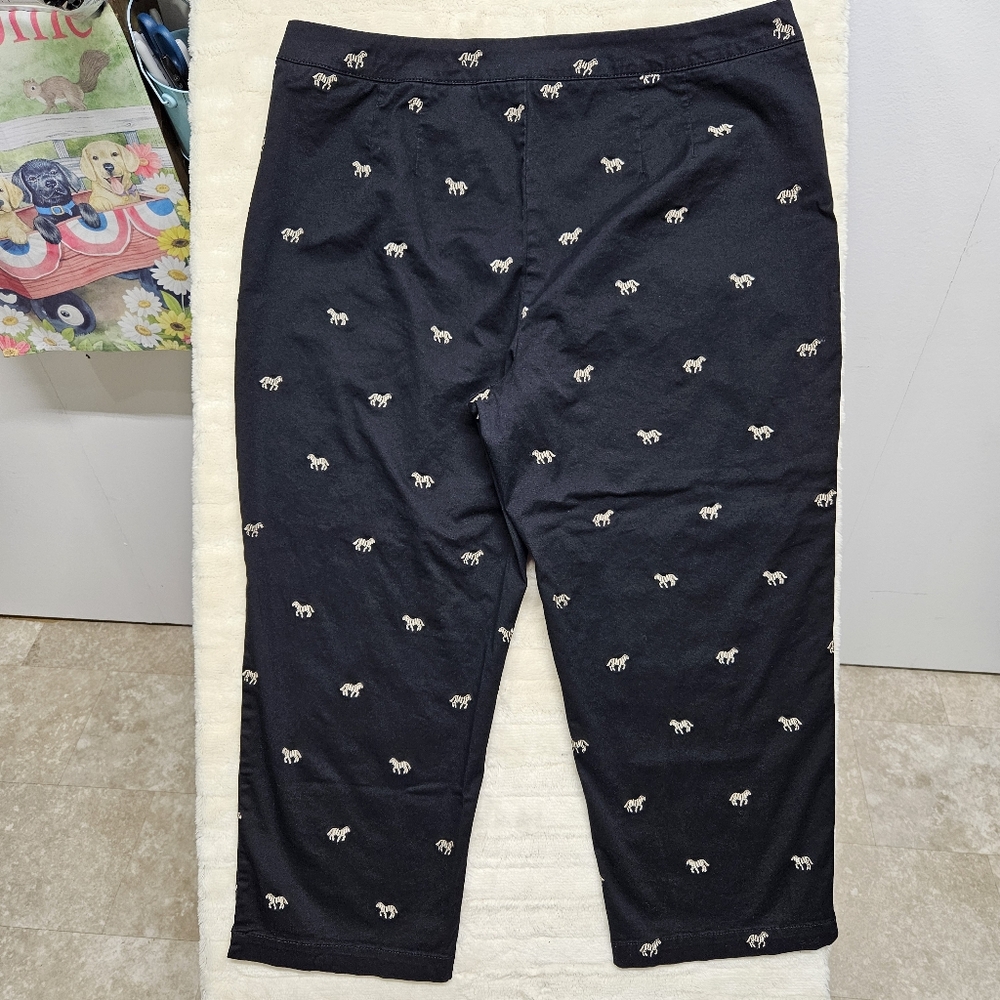 Coldwater Creek Zebra Embroidered Cropped Pants Size 16 Black Novelty Equestrian - Picture 10 of 12